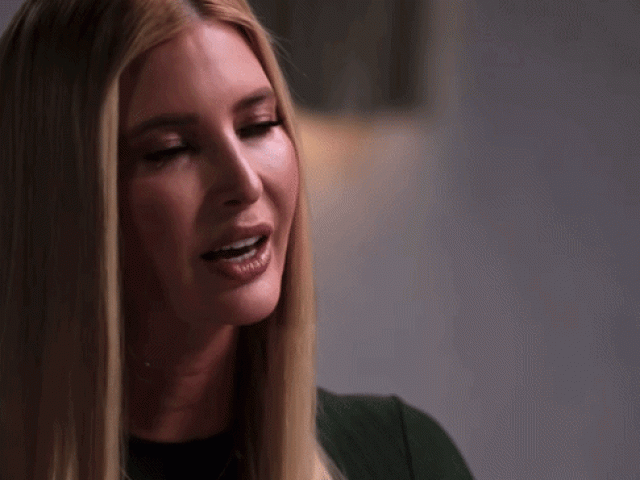 Ivanka Trump khóc trước loạt cú sốc