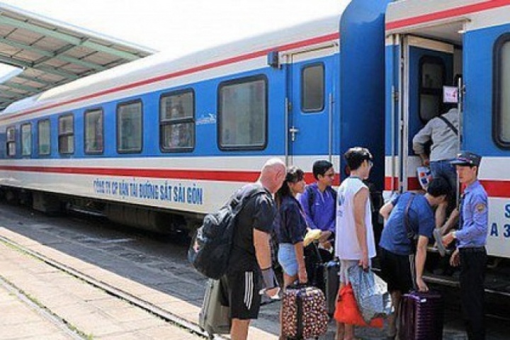 Giá vé máy bay, tàu hỏa dịp 30/4 - 1/5 tăng, giảm ra sao?