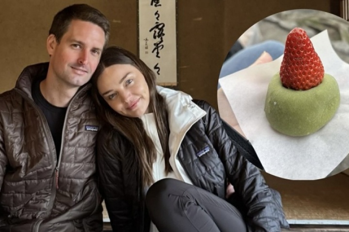 Miranda Kerr cùng chồng tỷ phú thưởng thức 'mochi cơ bắp' khi du lịch Kyoto