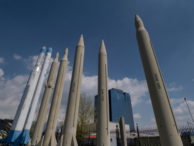 Iran 'còn hàng nghìn tên lửa đạn đạo' sau hơn một tháng xung đột