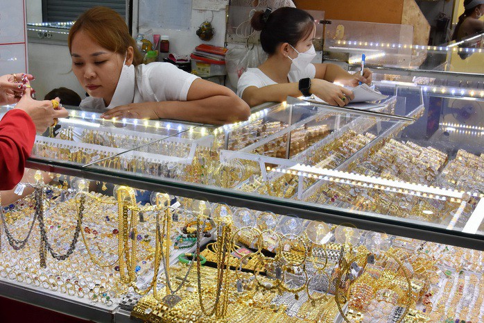 Giá vàng hôm nay sụt giảm