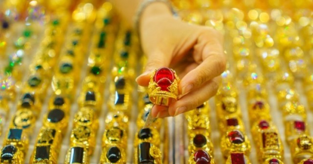 Giá vàng hôm nay, 11-4: Đảo chiều lao dốc