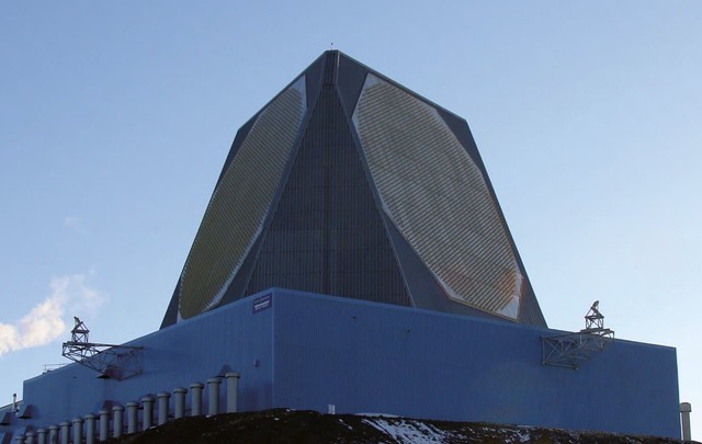 Iran phá hủy radar đắt nhất thế giới của Mỹ - 1