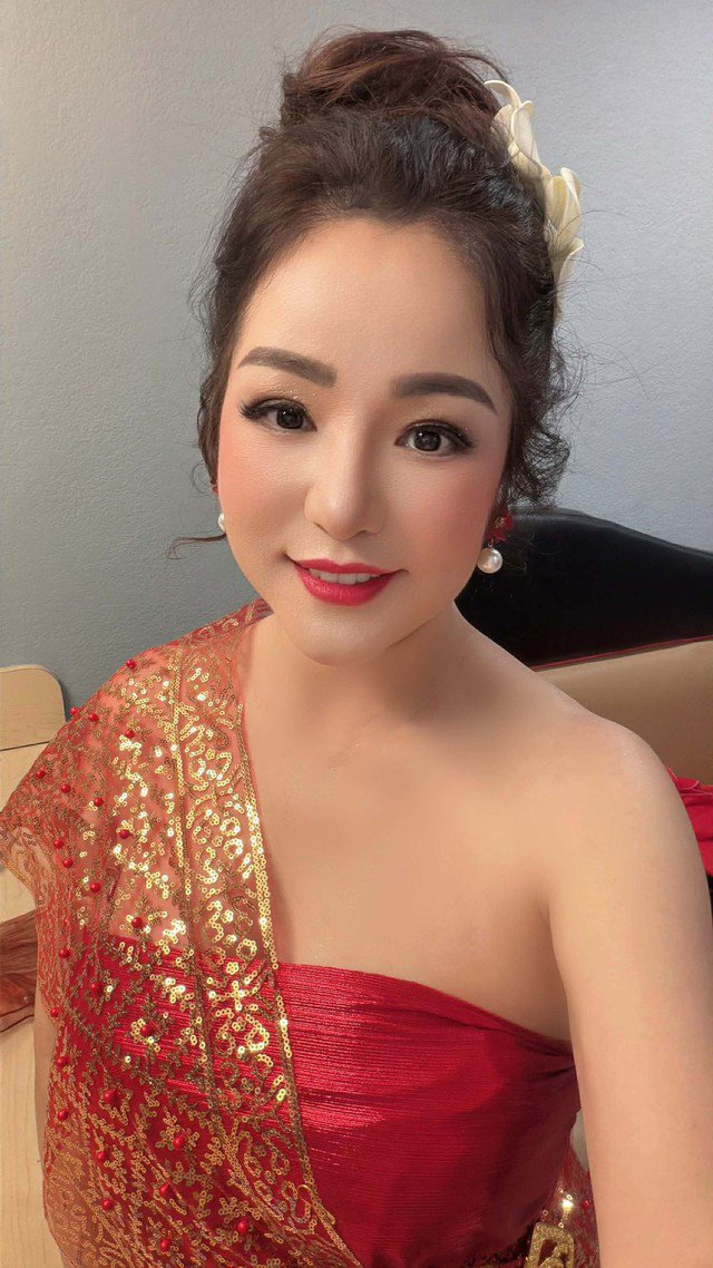 Nữ danh hài Việt kiều tuổi U50 làm mẹ đơn thân, nói một câu gây tò mò về cuộc sống hiện tại - 1