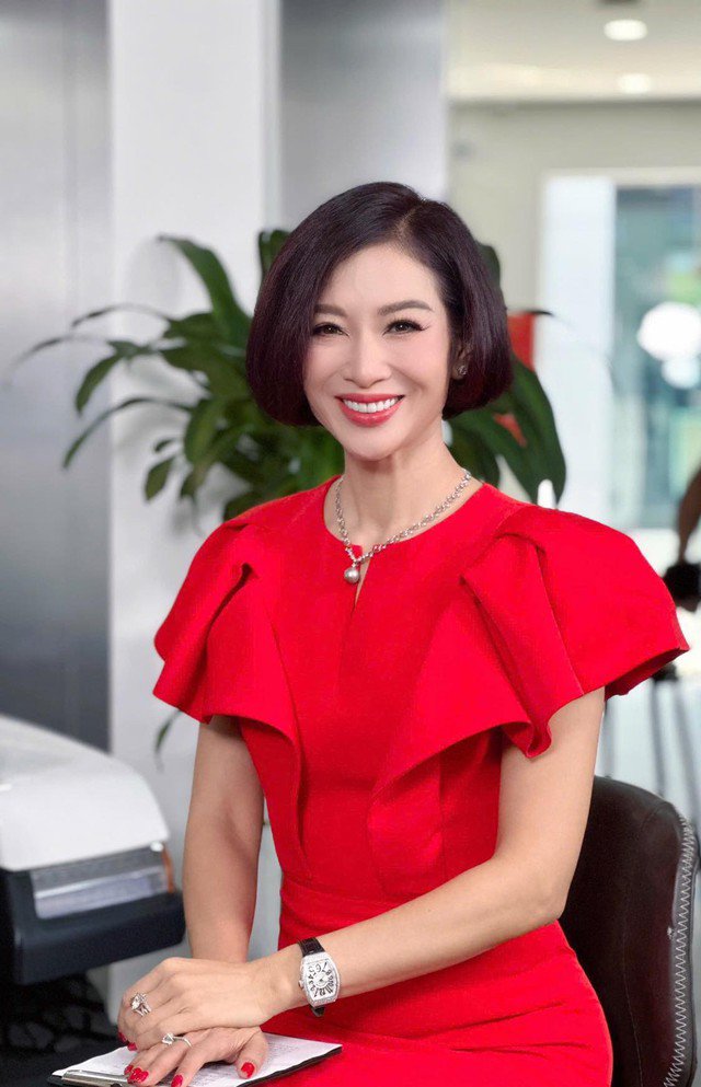 Vẻ ngoài tuổi trung niên của 'phú bà' Vbiz - Hoa khôi Thể thao vừa mời bạn bè đến thăm biệt thự 200 tỷ - 7