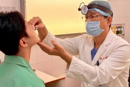 Tự điều trị viêm xoang, nam thanh niên bị khuẩn tụ cầu ‘ăn’ mất xương trán