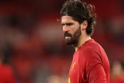 Tin mới nhất bóng đá sáng 11/4: Juventus mời Alisson hợp đồng 3 năm