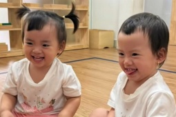 Ảnh sao 11/4: Cặp song sinh nhà Thu Trang cười rạng rỡ