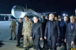 Chiến sự Iran ngày 11/4: Phái đoàn Iran đến Pakistan đàm phán với Mỹ; ông Trump tuyên bố eo biển Hormuz "sẽ tự động mở"