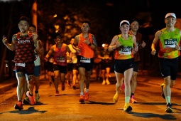 Làng chạy bộ Hà Nội háo hức cuộc đua "Chén Tây" cuối tuần