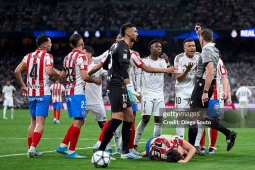 Real Madrid "giương cờ trắng" đua vô địch với Barcelona, Mbappe đánh mất chính mình