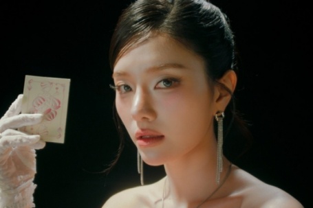 Ca sĩ Hàn Quốc Lee Rayeon hát tiếng Việt