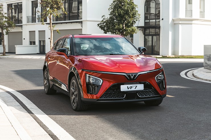 Giá xe VinFast VF 7 tháng 4/2026, ưu đãi từ 47-58 triệu đồng - 2