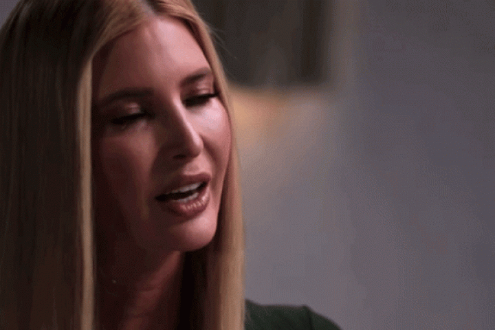 Ivanka Trump khóc trước loạt cú sốc