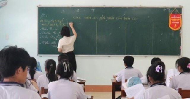 Yêu cầu dừng ngay việc dạy bù để hoán đổi ngày nghỉ