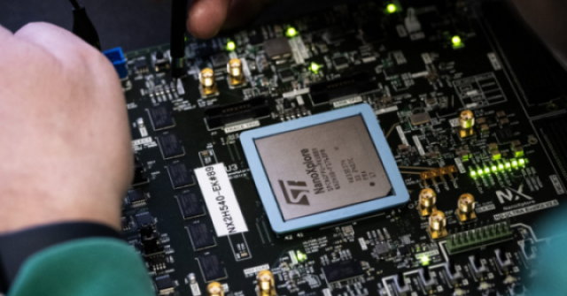 Iran phong tỏa eo biển Hormuz, ngành công nghiệp chip bán dẫn chao đảo