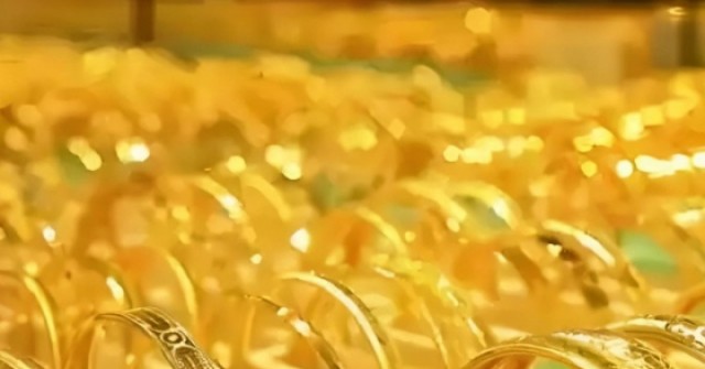 Giá vàng tăng vọt sau khi khách chốt đơn online...