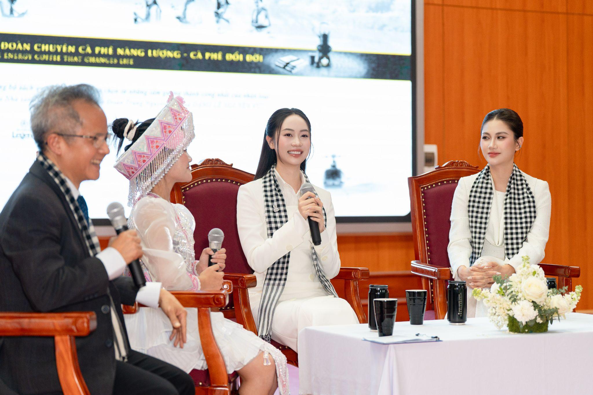 Tủ sách Nền tảng Đổi đời gieo tri thức, tiếp sức người trẻ vùng cao - 5