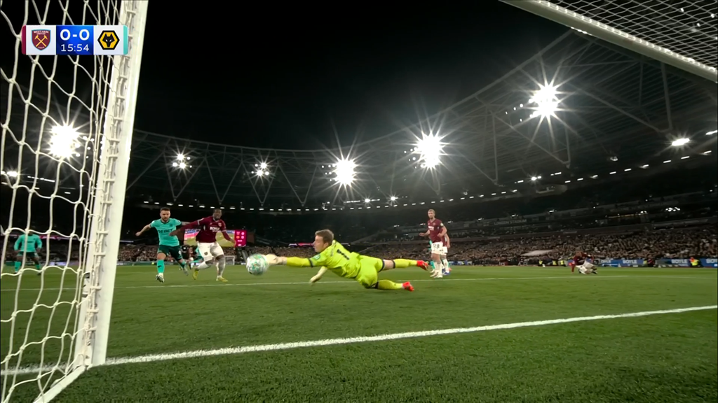 Wolves suýt mở tỷ số tới 2 lần trong hơn 15 phút đầu