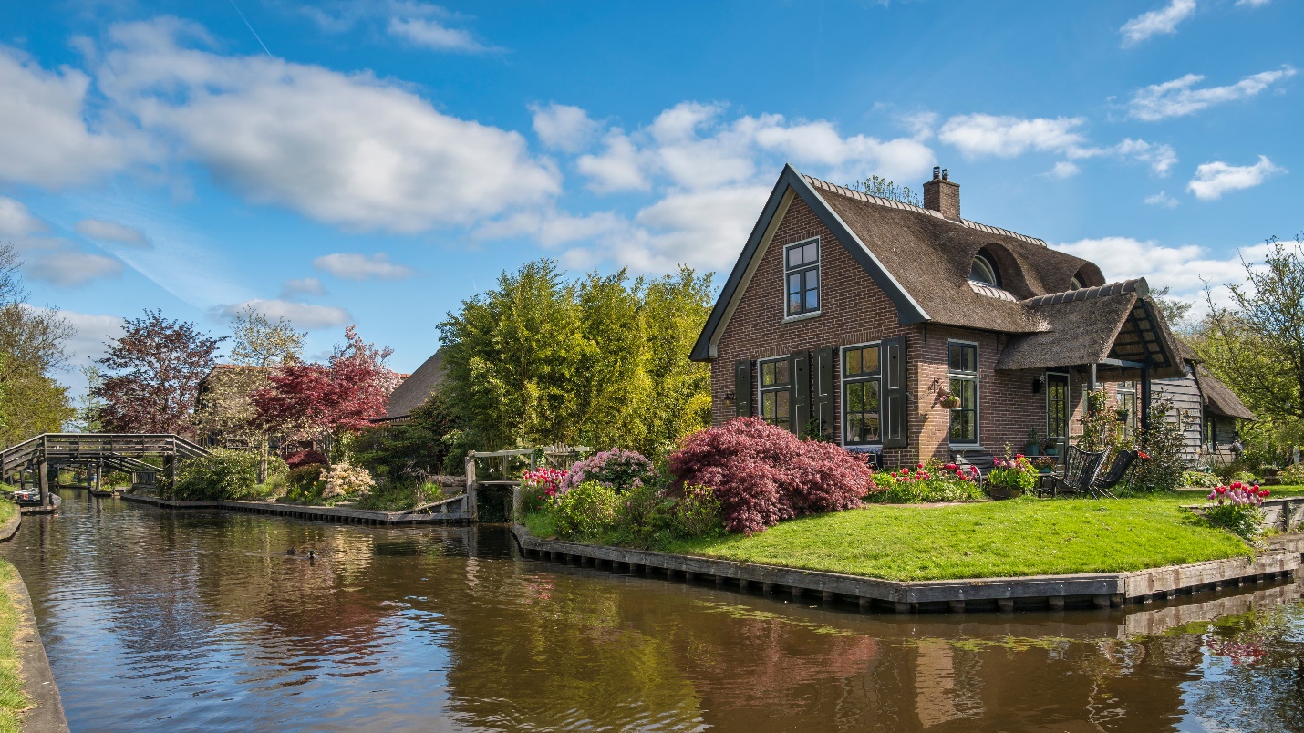 Một căn biệt thự tại “ngôi làng không đường” Giethoorn. Ảnh: Internet