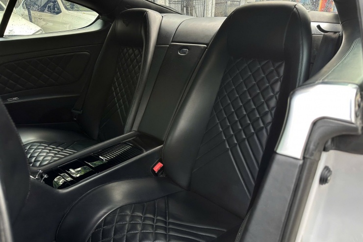 Độc lạ xe siêu sang Bentley Continental 2006 bán giá rẻ hơn Toyota Camry 2026 - 13