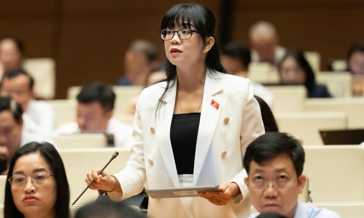 Đại biểu Quốc hội Trịnh Thị Tú Anh (Đoàn Lâm Đồng).