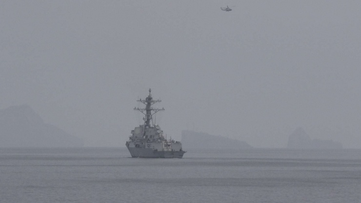 "Cảnh báo cuối cùng!" - Iran gửi thông điệp sắc lạnh tới tàu chiến Mỹ giữa màn "so găng" nghẹt thở tại eo biển Hormuz - 1