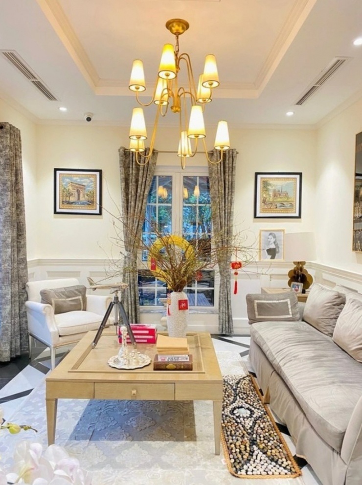 Hoa khôi Thu Hương đón dàn nghệ sĩ về thăm biệt thự hơn 200 tỷ đồng - 9