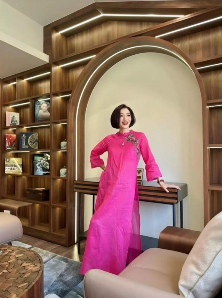 Hoa khôi Thu Hương đón dàn nghệ sĩ về thăm biệt thự hơn 200 tỷ đồng - 8