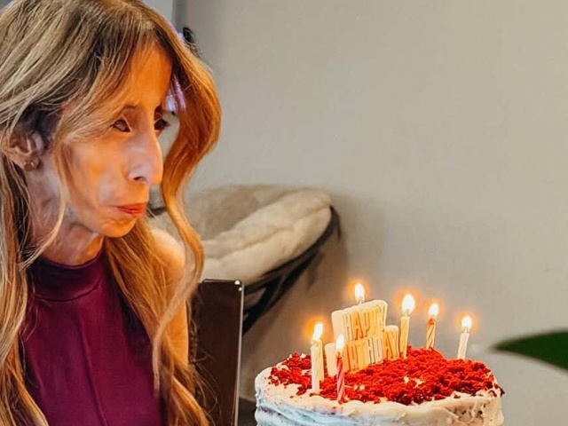 Sự lột xác của 'người phụ nữ xấu nhất thế giới'