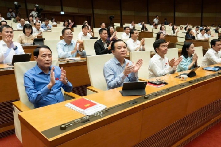 Quốc hội chốt giảm thuế với xăng, dầu về 0 đến hết tháng 6