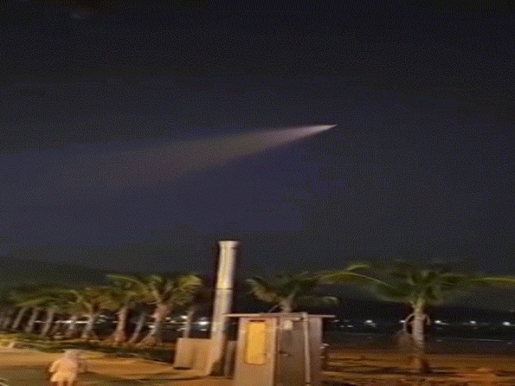 Hiện tượng vệt sáng lạ như sao chổi trên bầu trời Đà Nẵng: Thực ra là gì?