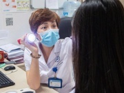 Sau chơi thể thao, nhiều người ngứa da, nổi mẩn vì nắng nóng