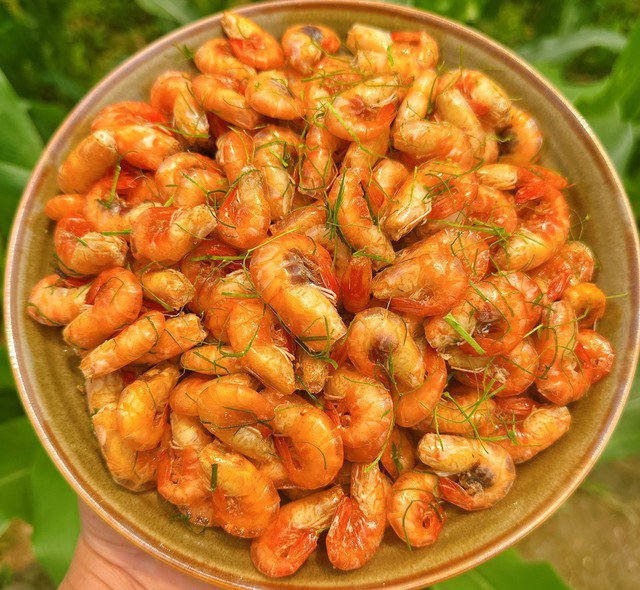 Tôm rim tốt cho xương của người tuổi trung niên