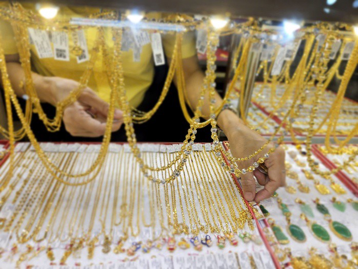 Giá vàng trong nước giảm ngược dòng giá thế giới