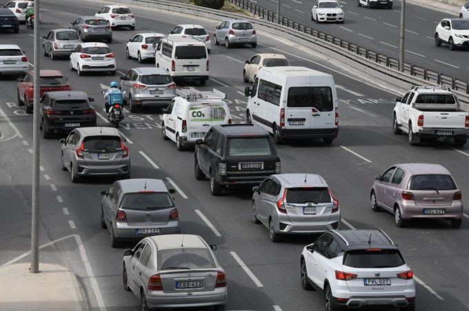 Đường phố của Malta luôn trong tình trạng ùn tắc do diện tích nhỏ nhưng số lượng ôtô cá nhân ngày càng tăng. Ảnh: Times of Malta