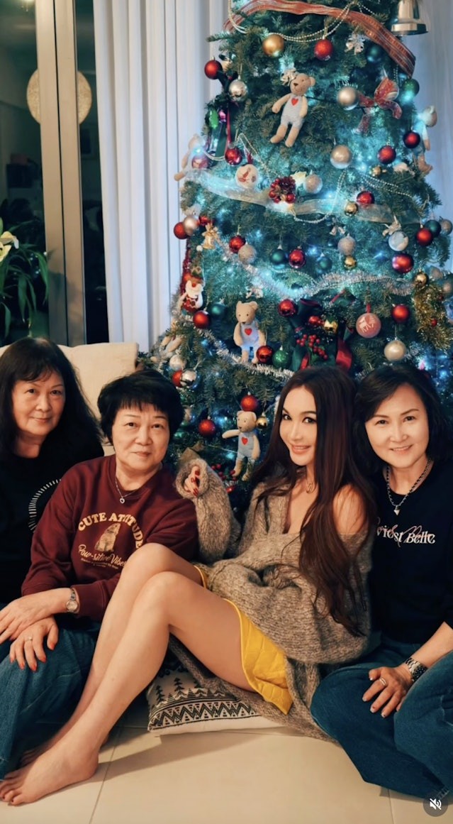 Gu mặc trẻ như gái 20 của Ôn Bích Hà - 6