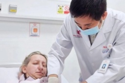 Nữ du khách nước ngoài phát hiện ung thư đại tràng thừa nhận 1 sai lầm nhiều người Việt mắc phải