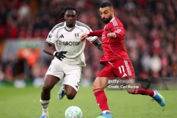 Kết quả bóng đá Liverpool - Fulham: 4 phút bùng nổ, Salah và sao 17 tuổi tỏa sáng (Ngoại hạng Anh)