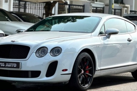 Độc lạ xe siêu sang Bentley Continental 2006 bán giá rẻ hơn Toyota Camry 2026