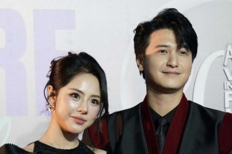 Vợ Huỳnh Anh nhận 'gồng gánh việc bị chửi mỗi ngày để mưu sinh'