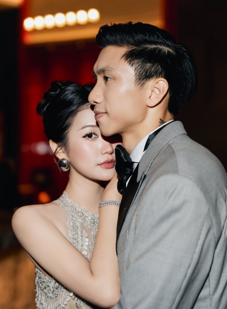 Doãn Hải My - Đoàn Văn Hậu: Cặp vợ chồng người đẹp - cầu thủ triệu người ngưỡng mộ - 1