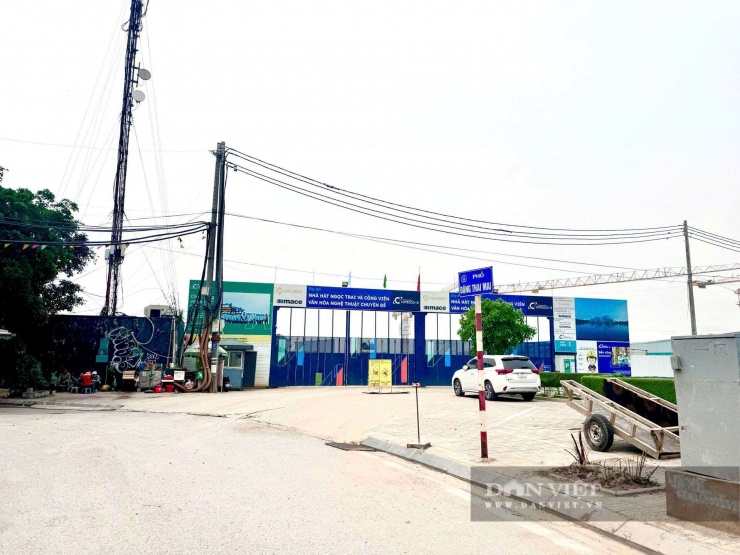 Khán phòng còn lại được thiết kế đa năng với hệ thống ghế linh hoạt, có thể tháo lắp, đáp ứng các sự kiện như hòa nhạc, biểu diễn nhạc sống với khoảng 1.430 chỗ đứng và hơn 200 chỗ ngồi tại khu vực ban công.