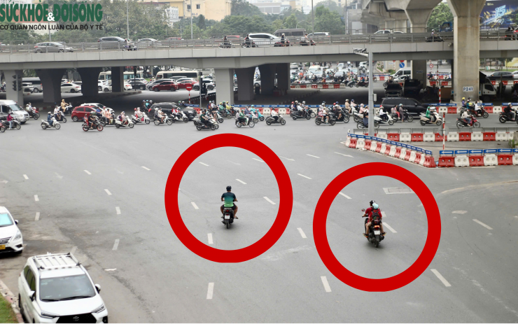 Nhiều trường hợp đi ngược chiều tại nút giao Hồ Tùng Mậu - Phạm Hùng bị phát hiện và xử lý trong sáng 13/4.