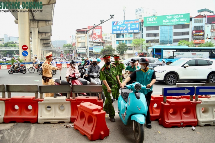 1 giờ xử lý hàng chục tài xế đi ngược chiều: Tiện vài phút, mất cả triệu đồng - 3