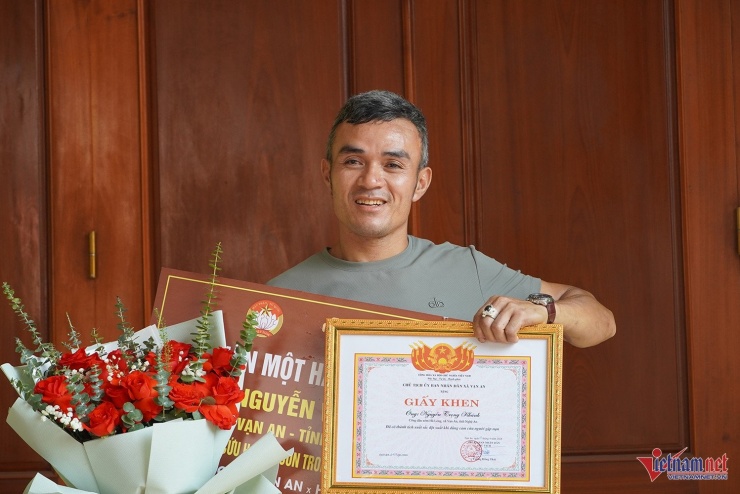 Anh Khánh chia sẻ tình huống cấp bách thì cứu người là việc thiện. Ảnh: T.T