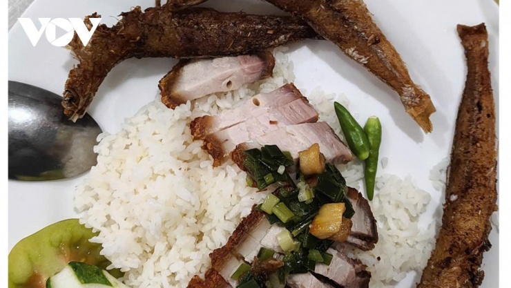 Giá xăng giảm sâu, giá hàng hóa, dịch vụ vẫn...đứng yên - 3