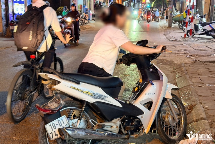 2 xe máy bị hư hỏng sau tai nạn. Ảnh: Đình Hiếu