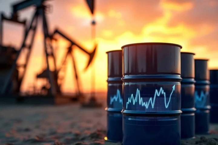 Giá xăng dầu hôm nay 13/4: Dầu thế giới tăng mạnh, vượt 100 USD/thùng