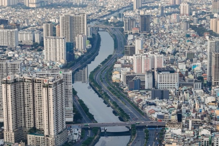 Doanh nghiệp xoay đủ cách để bán nhà thời lãi suất cao